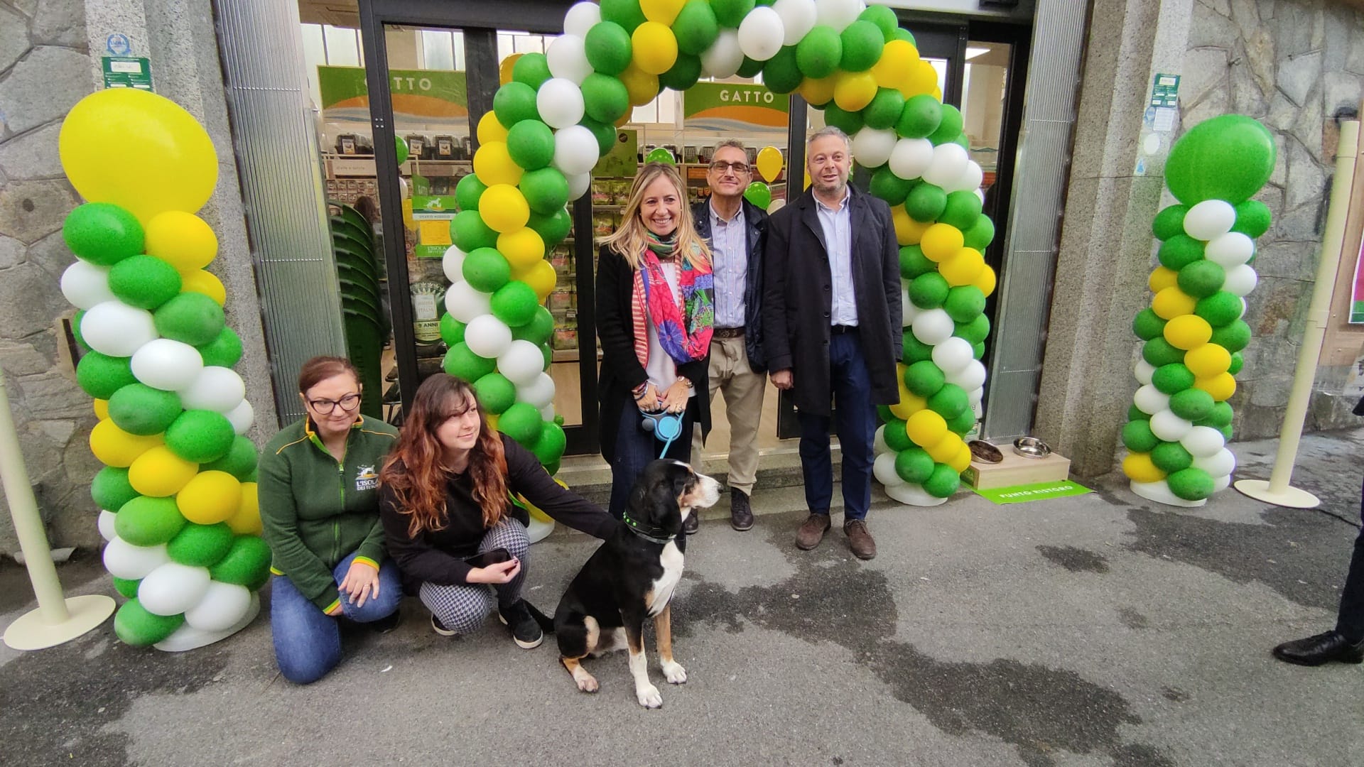 Genova, risorge l'ex mercato rionale di Oregina: inaugurato il pet shop 'Isola dei Tesori'