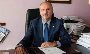 Mascherine, il ministro Schillaci contrario al loro abbandono negli ospedali e nelle Rsa