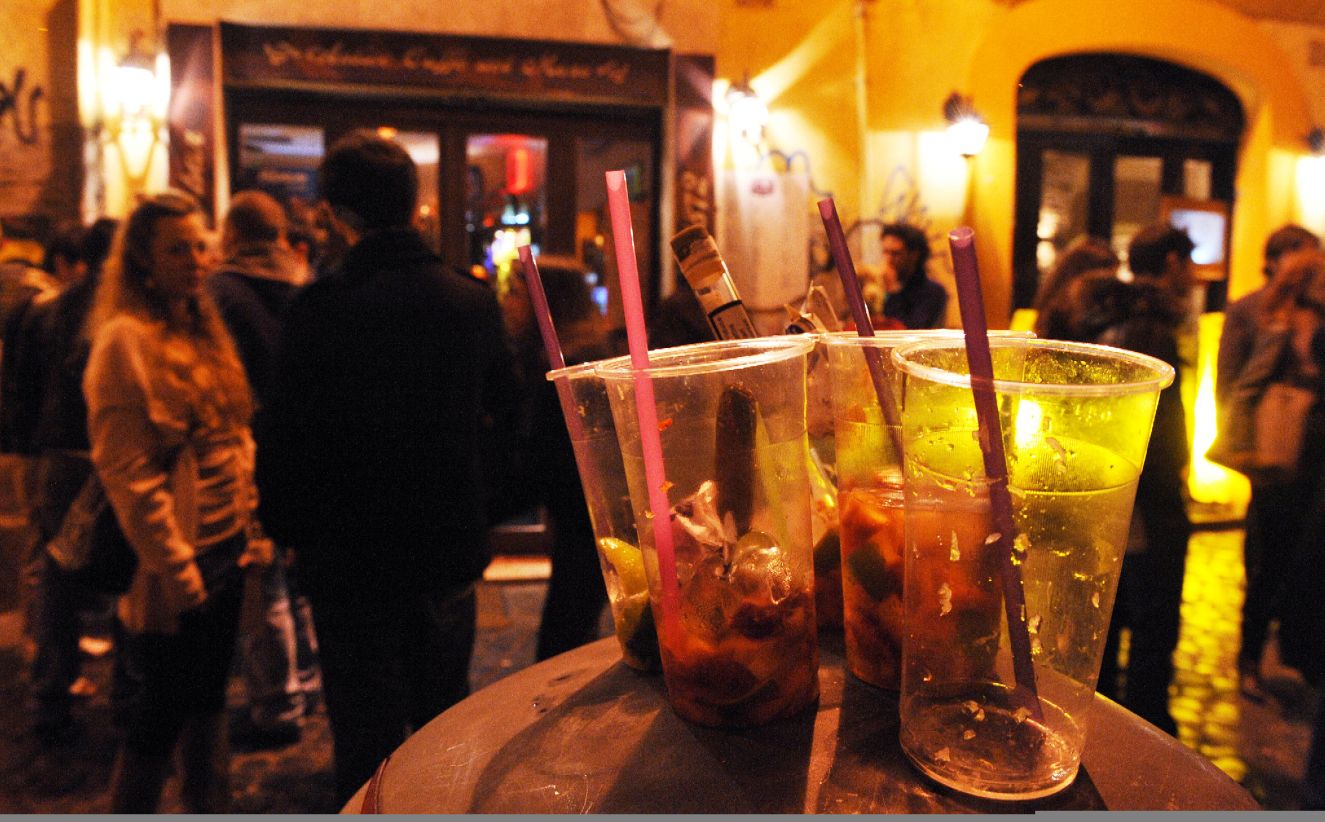 Genova, movida fuori controllo: i residenti chiedono restrizioni al Tar 