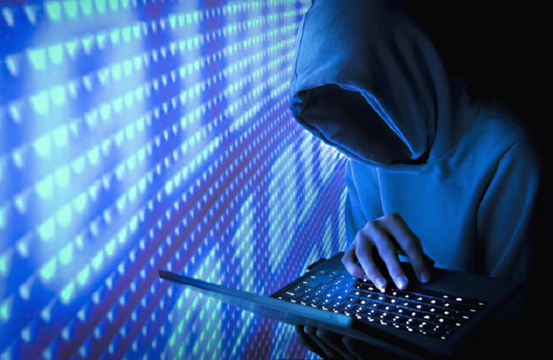 Genova, arrestata donna hacker: è accusata di frodi informatiche 