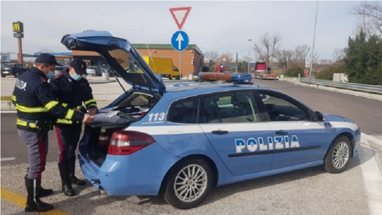 Genova, quattro ultras del Napoli forzano un posto di blocco a Nervi: identificati