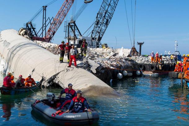 Anniversario crollo Torre Piloti, il presidente Toti: "Genova e la Liguria non dimenticano"