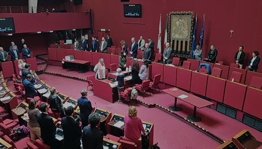 Consiglio comunale Genova, osservato un minuto di silenzio in memoria delle vittime del crollo di Torre Piloti 