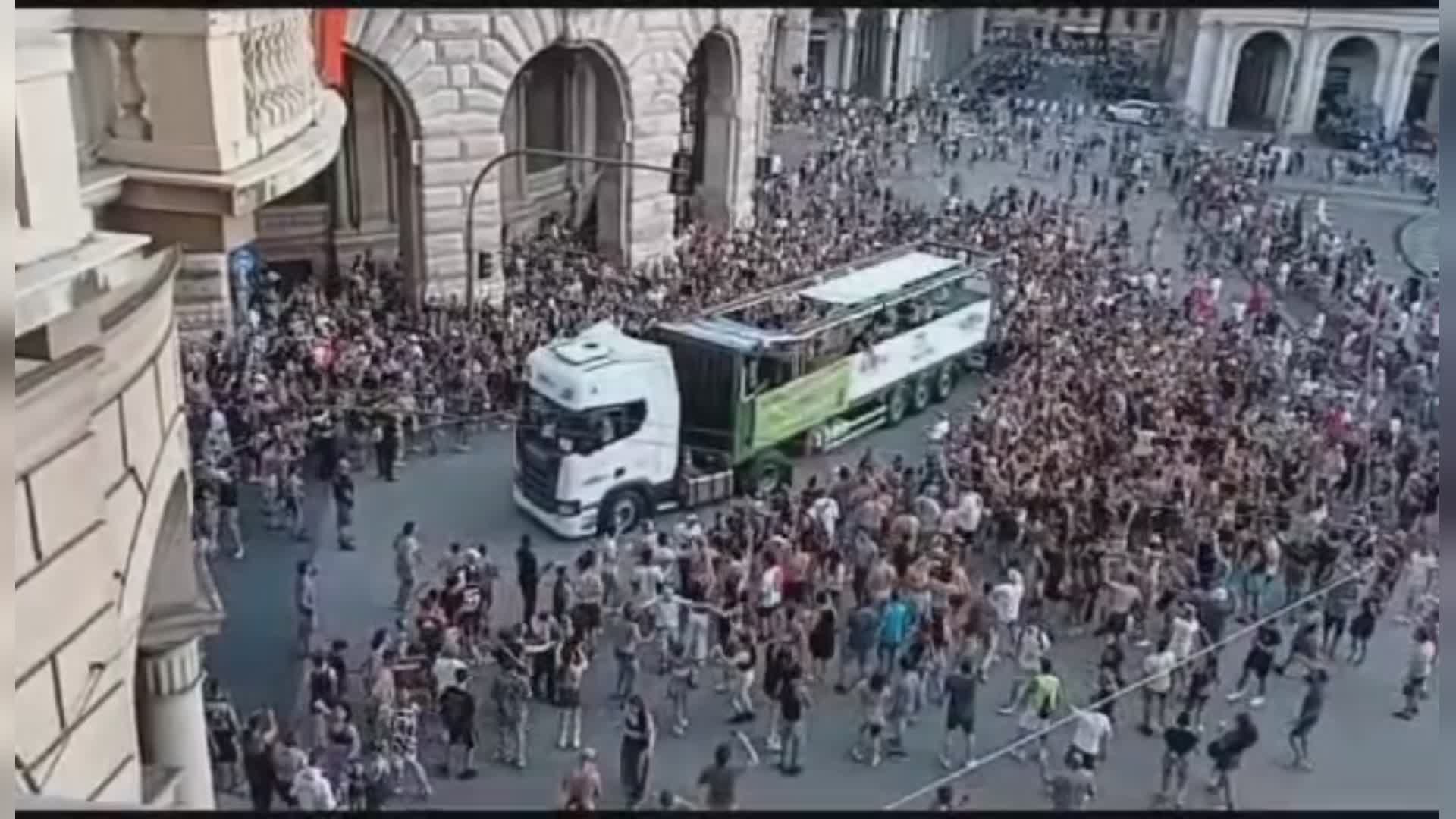 Genova, raffica di scippi e risse durante la Dance Parade