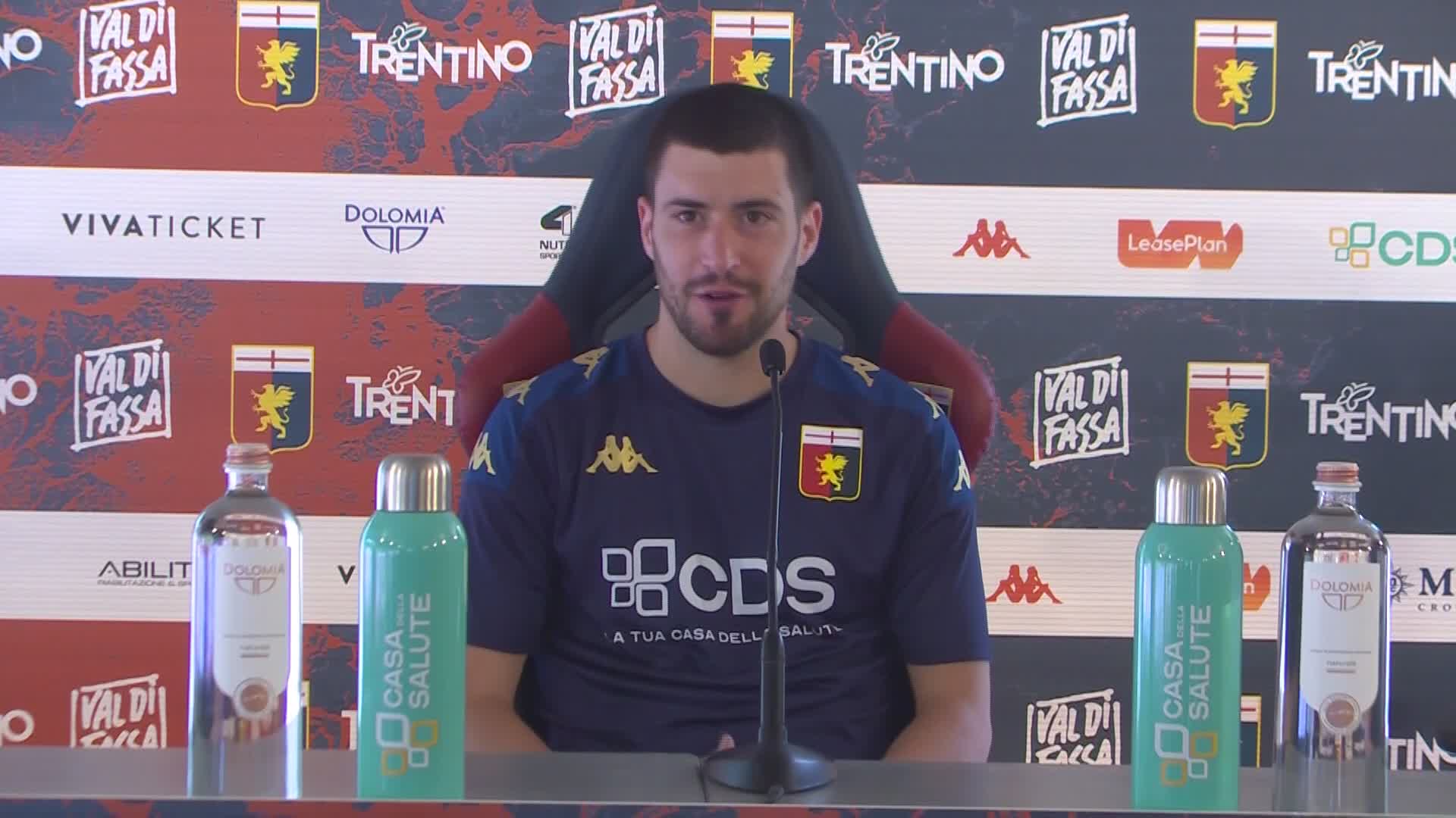 Genoa, Martin si presenta: "Città spettacolare e club storico, non vedo l'ora di giocare"