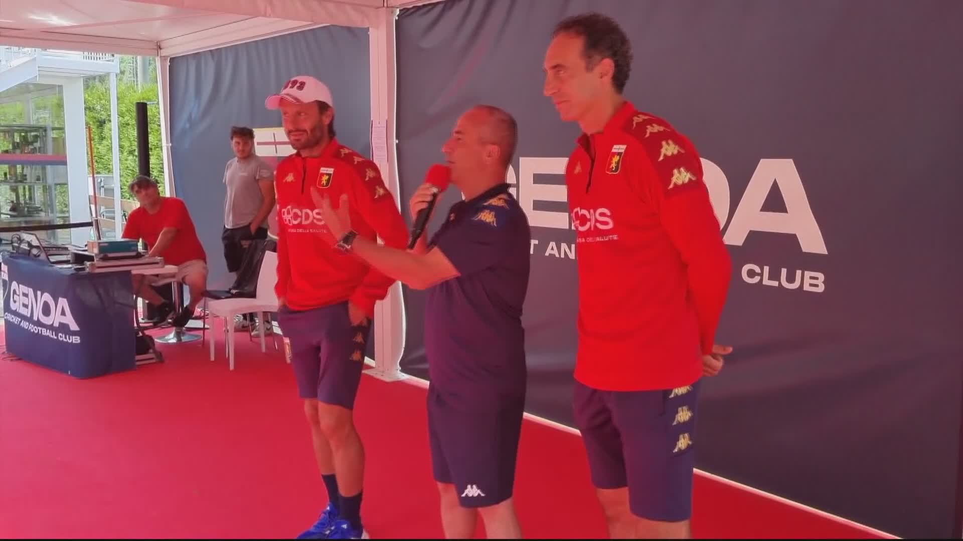Genoa, Gilardino "presenta" Dainelli ai tifosi a Moena: "Sarà fondamentale nello staff"