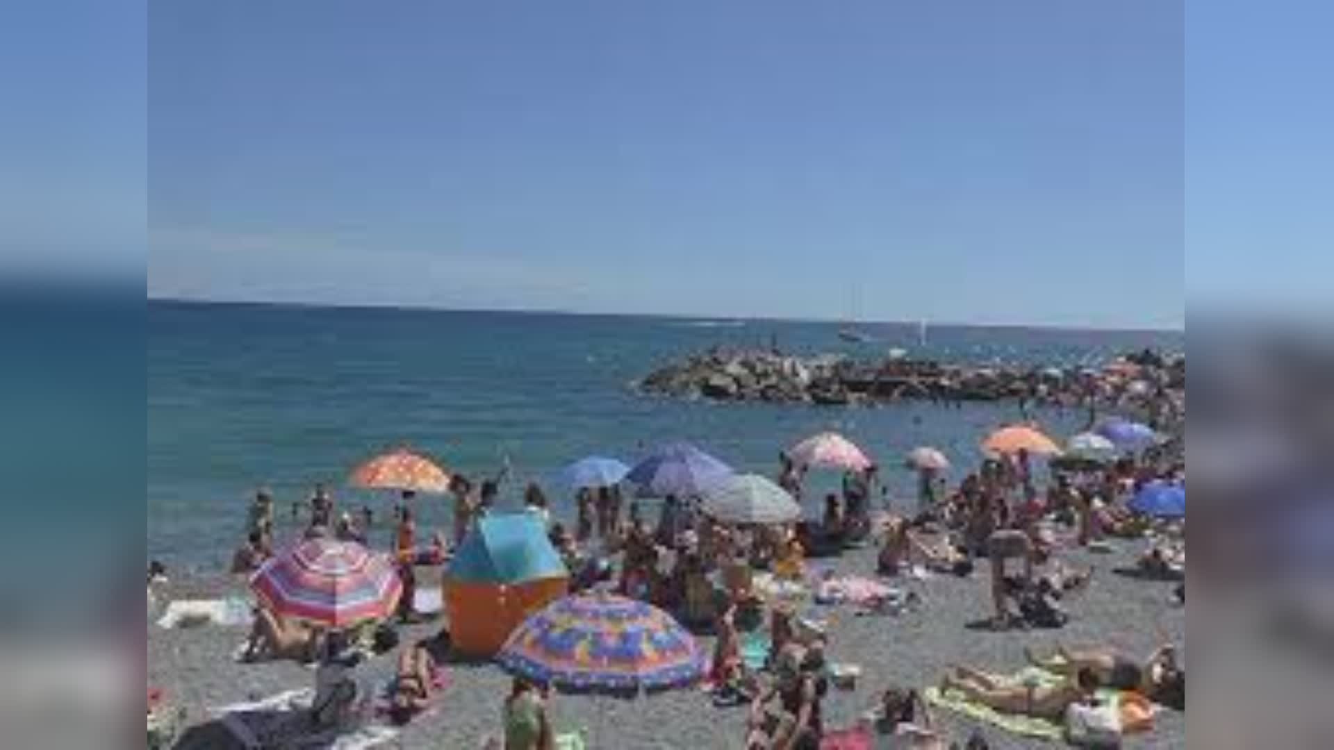 Genova: flash mob a Quinto per chiedere più spiagge libere