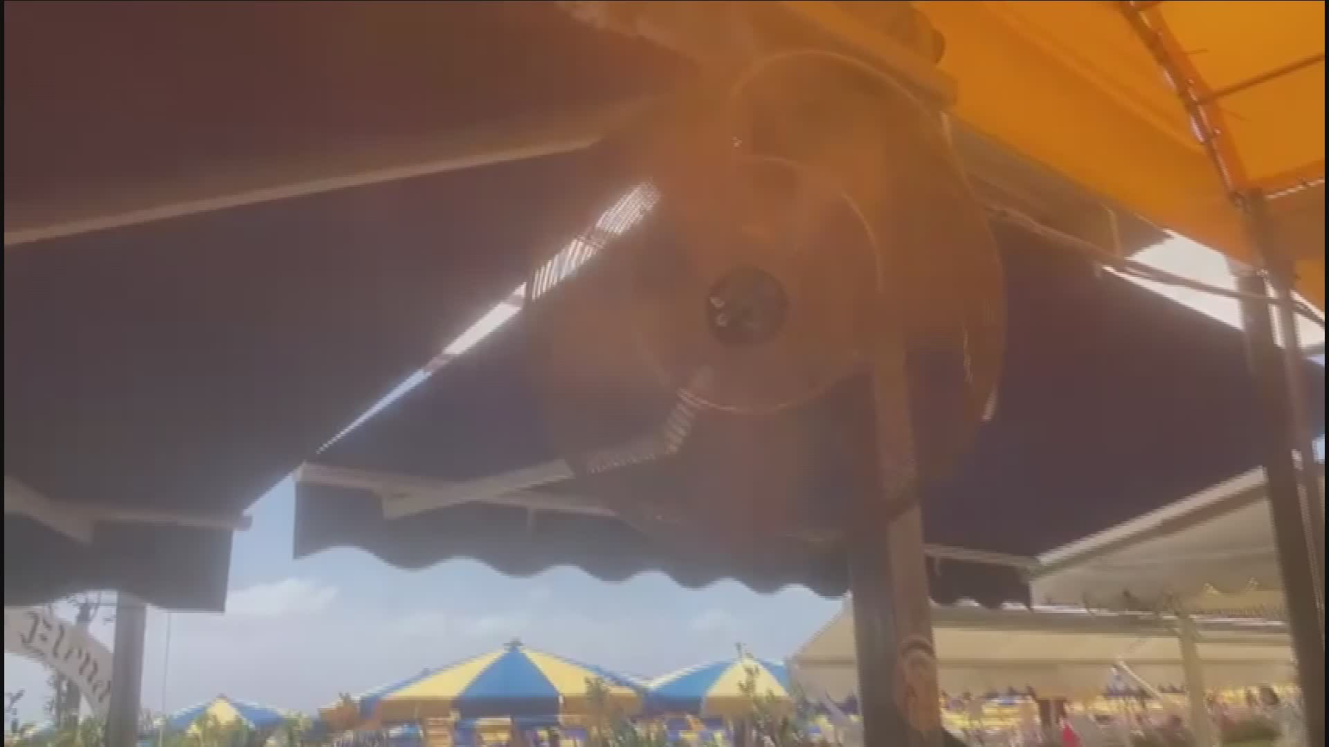 Varazze, non solo ombrelloni e lettini: in spiaggia c'è anche il ventilatore