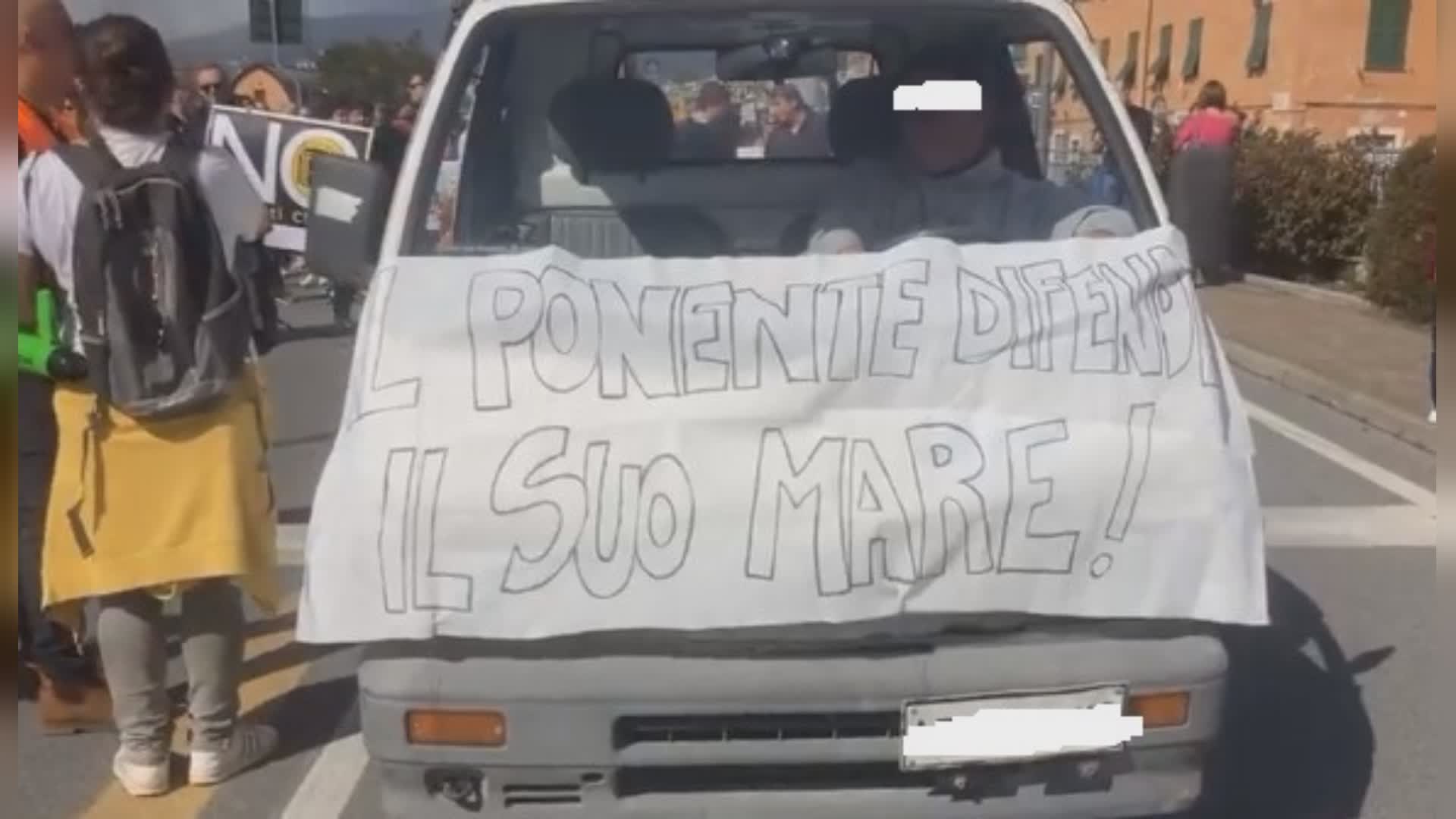 Diga di Genova, sabato 30 settembre i comitati del Ponente scendono in piazza per dire "no" ai cassoni