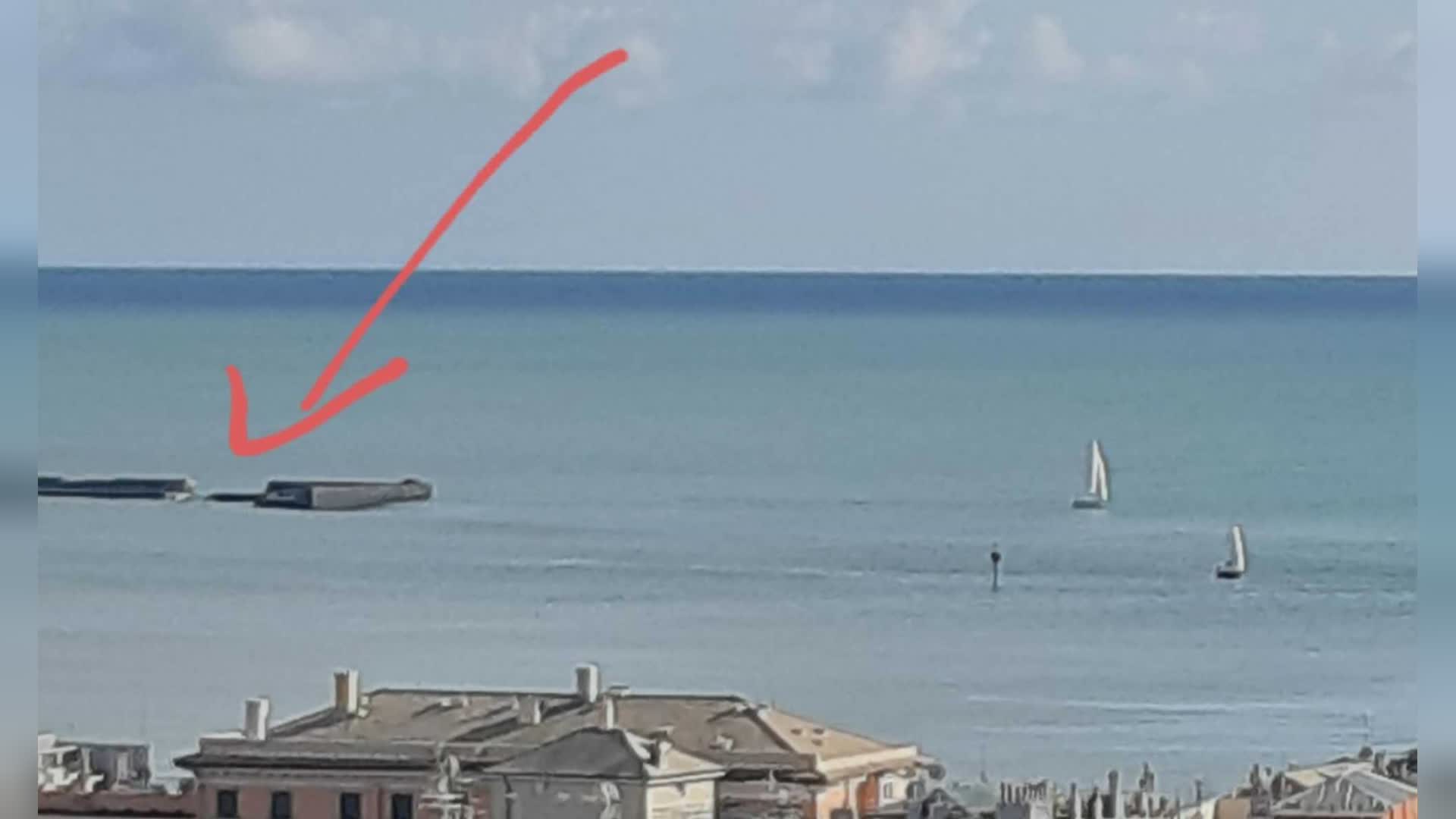 Genova, l'Autorità Portuale: "Entro inizio ottobre la gara per sistemare il pezzo di diga crollato"