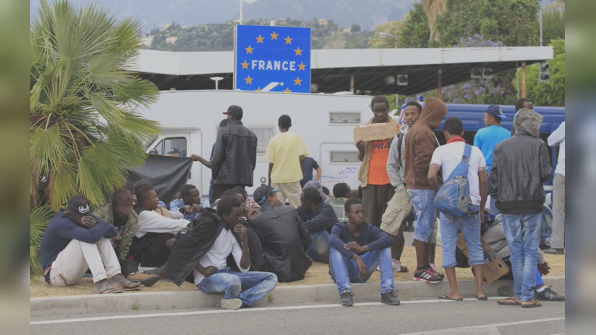 Ventimiglia, migranti: cresce numero persone in transito, molti arrivi da Lampedusa