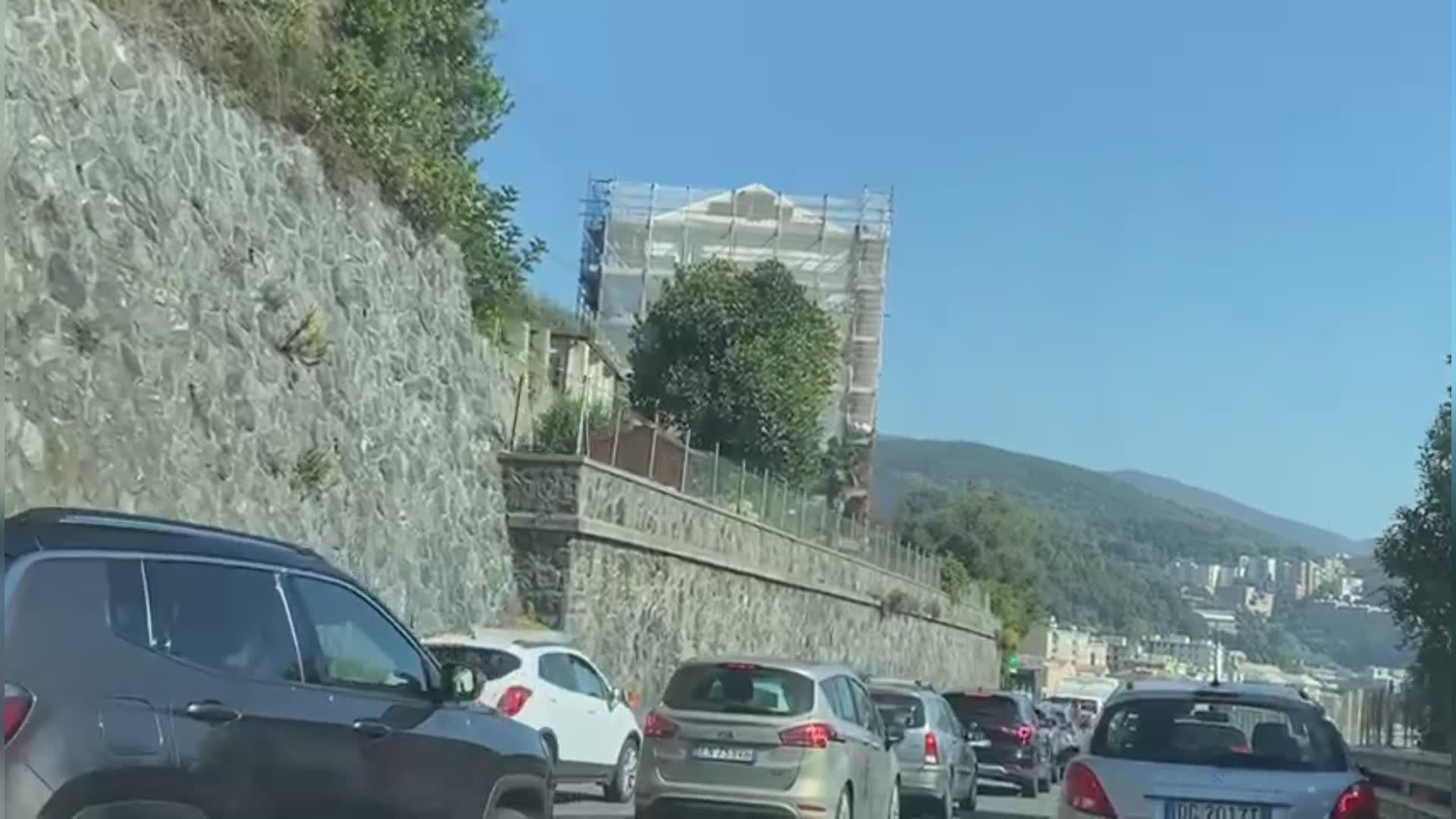 Autostrade Liguria, fino a 5 km di coda sulla A10 fra Arenzano e Voltri verso Genova