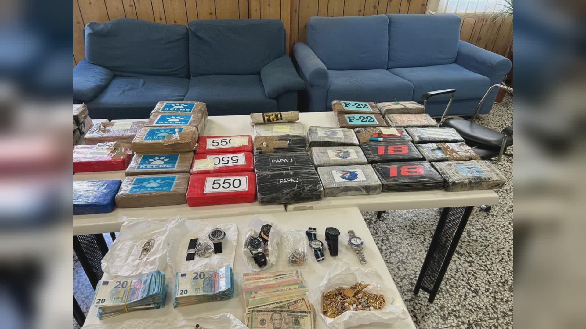 Ventimiglia, oltre 50 chili di droga e 10mila euro in banconote nel Suv: due arresti alla frontiera
