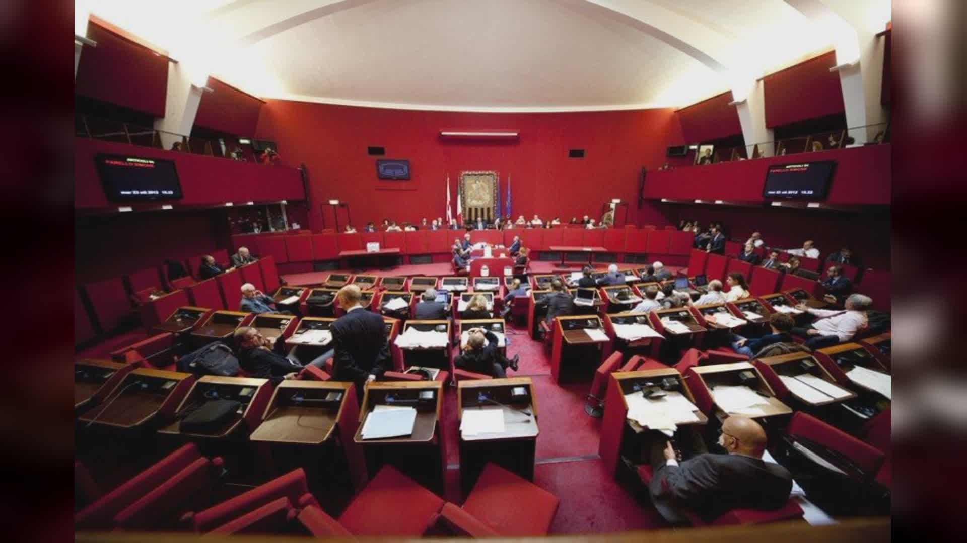 Genova, infuocata commissione sul tema migranti minori. D'Angelo (PD): "L'assessore Rosso ancora qui, mi stupisce". E lei abbandona l'aula (VIDEO)