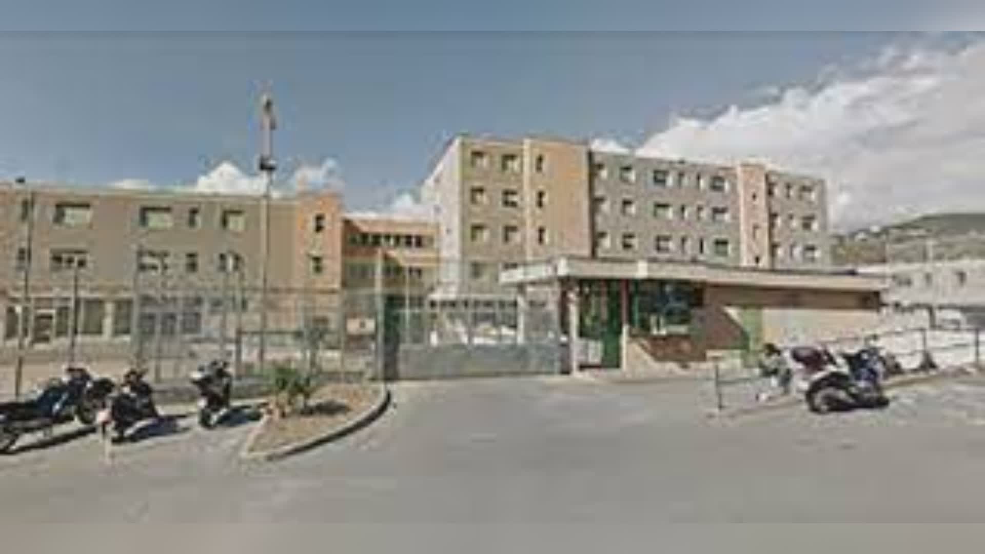 Sanremo, l'anarchico Luca Dolce trasferito nel carcere di Valle Armea: presidio di solidarietà degli "antagonisti"