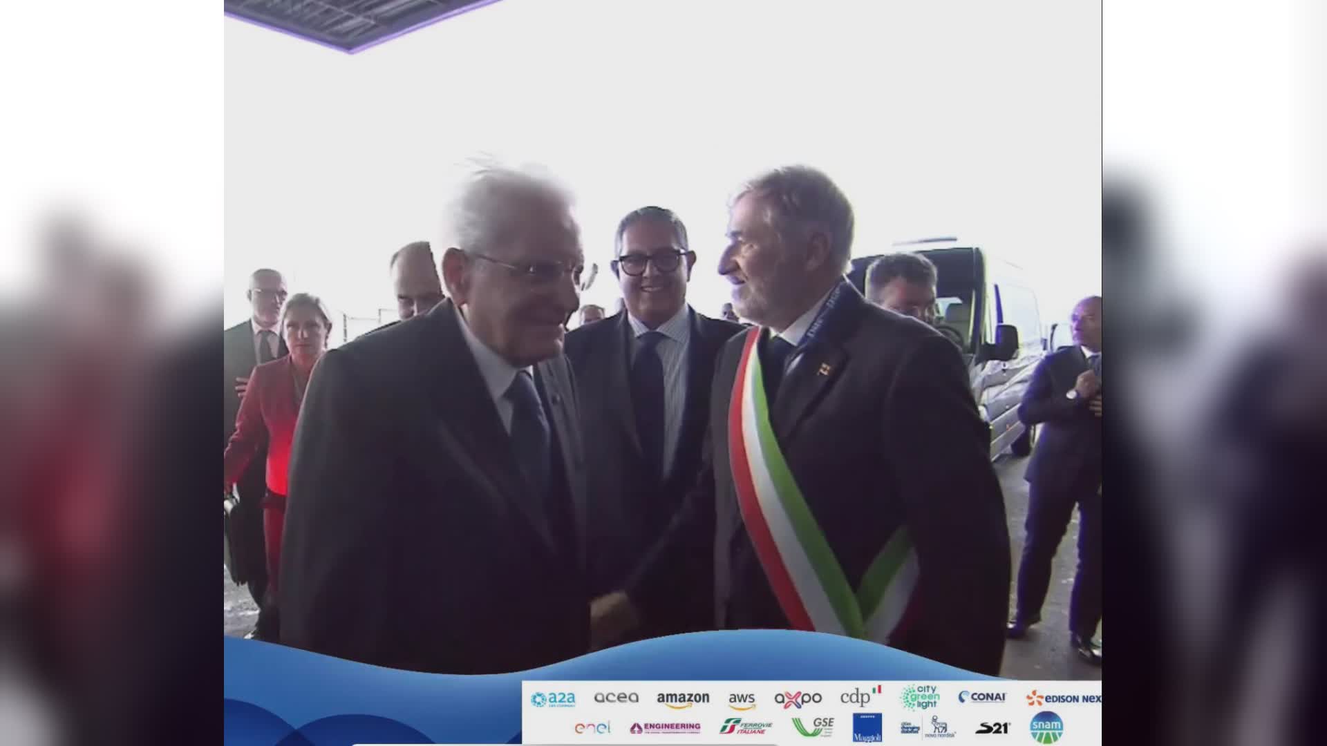 Genova, 40° assemblea Anci: il presidente Mattarella in città