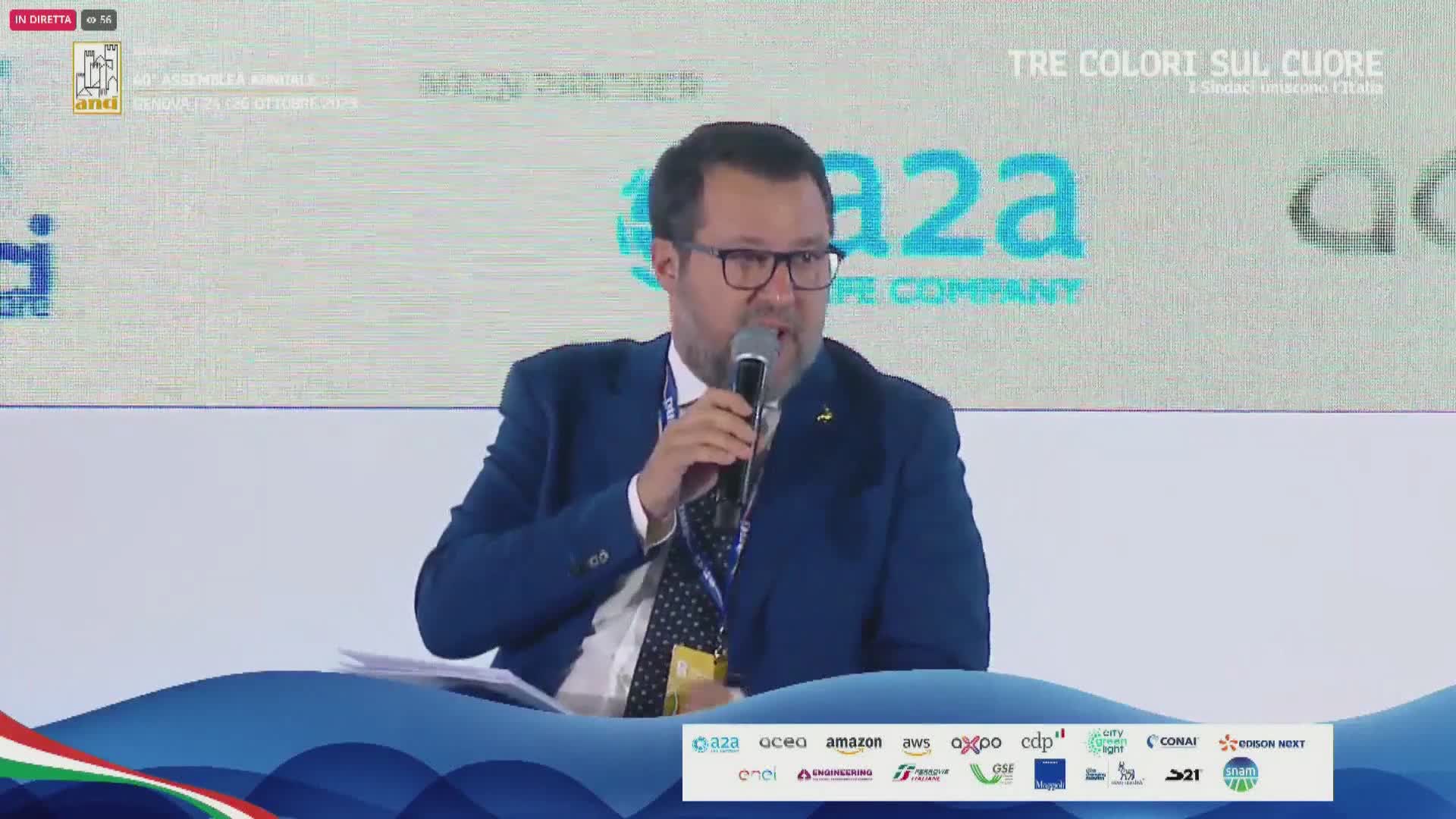Assemblea Anci a Genova, il ministro Salvini: "Ponte sullo stretto? Le sovrintendenze aiutino, va fatto perché serve"
