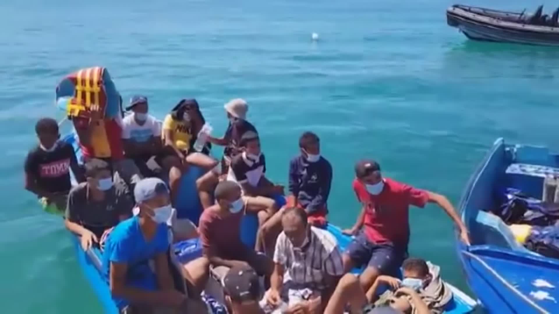 Botta e risposta tra PD e Giunta sull'accoglienza dei migranti, Sanna (PD): "La Giunta se ne lava le mani e dichiara che non è di sua competenza"
