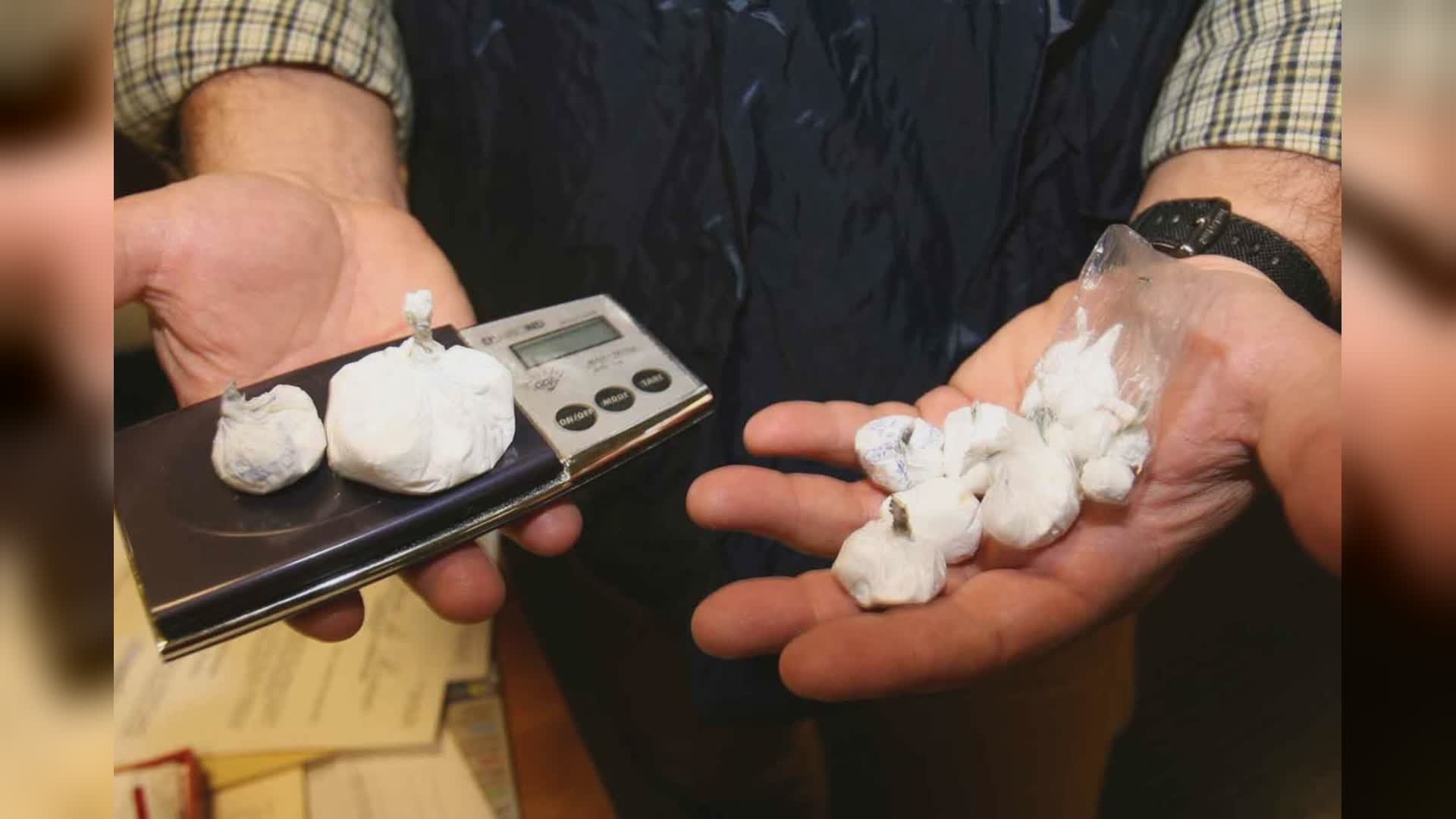 Genova: mezzo chilo di droga trovato nel centro storico, arrestato trafficante