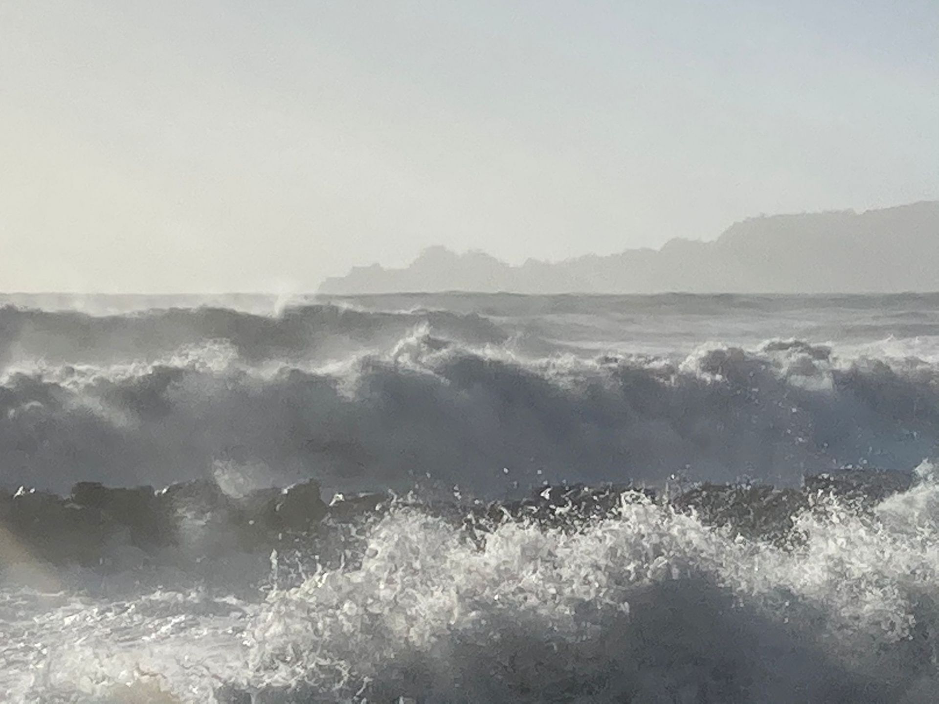 Chiavari, libecciata verso il picco: chiusa la passeggiata pedonale di corso Valparaiso
