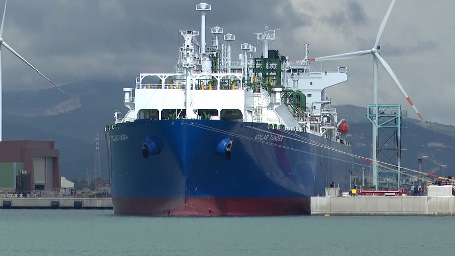 Rigassificatore, Toti: "Sul progetto lasciamo decidere la Commissione nazionale di Valutazione Impatto Ambientale"