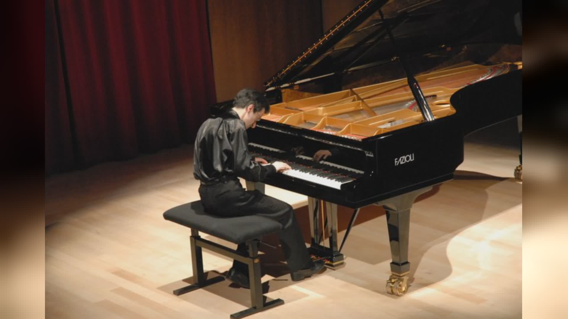 Sestri Levante: da Bach a... Chiambretti, giovedì 21 Andrea Bacchetti al pianoforte all'Annunziata