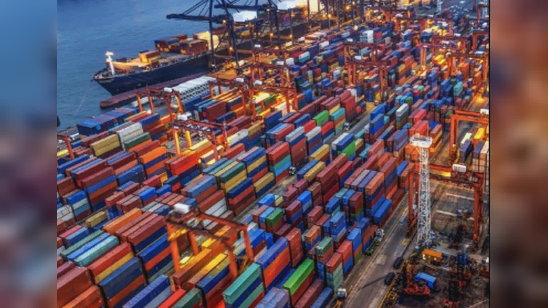 Porti: in vent'anni più merci transitate (+32%) ma meno lavoratori (-24%)