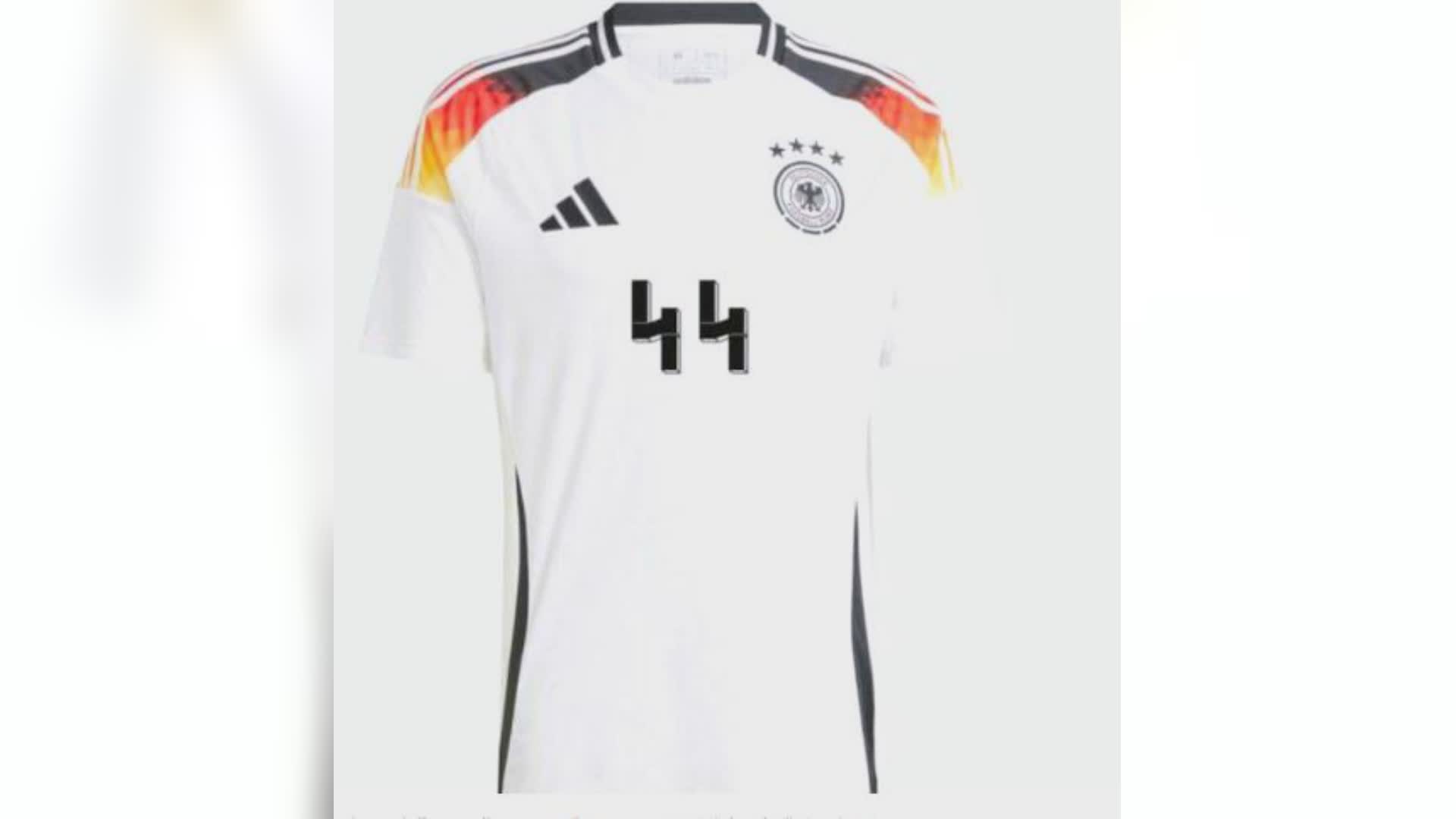 Germania, l'Adidas "vieta" la divisa 44 della nazionale: ricorda il simbolo delle SS