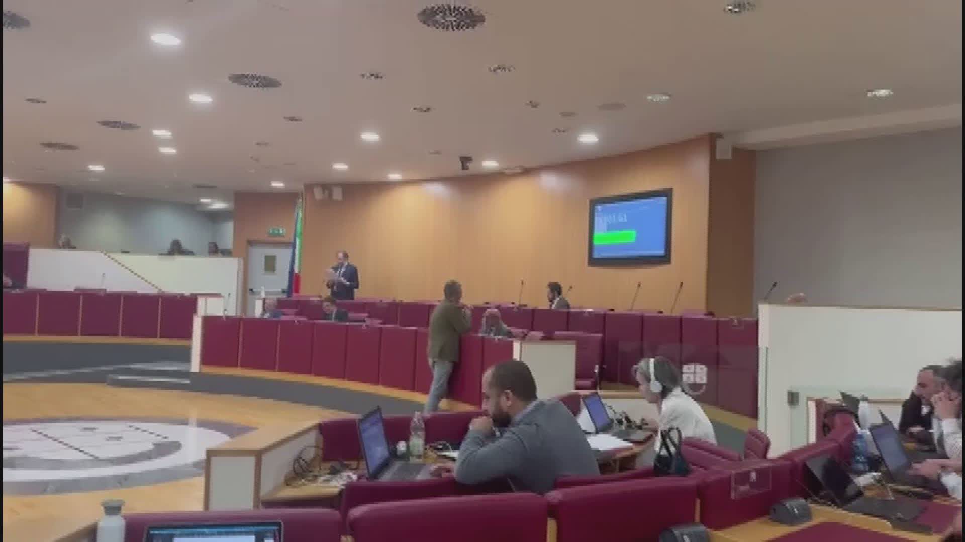Liguria, superato le 600 persone per la cena tradizionale di Toti. Il governatore: "Così tante persone neppure negli anni più caldi della contesa"