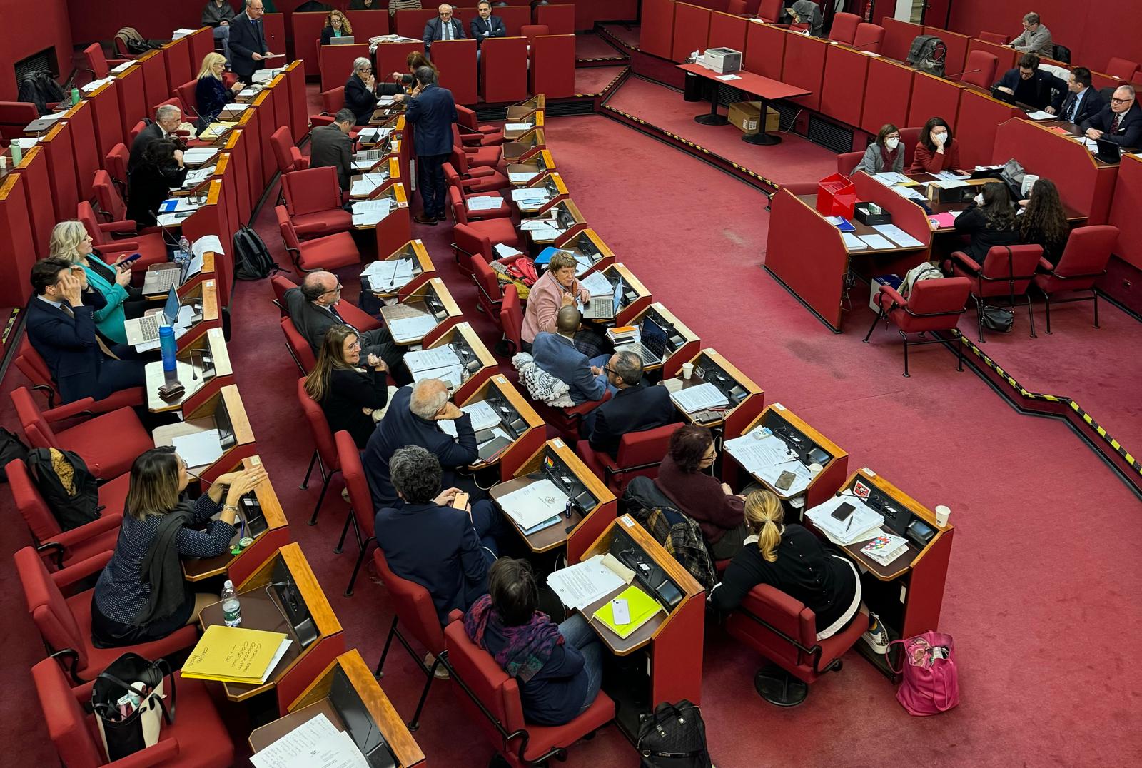 Consiglio comunale, due cambi al 90esimo: Rita Bruzzone nuova vicepresidente, Gianni Crivello prende il seggio di Pandolfo