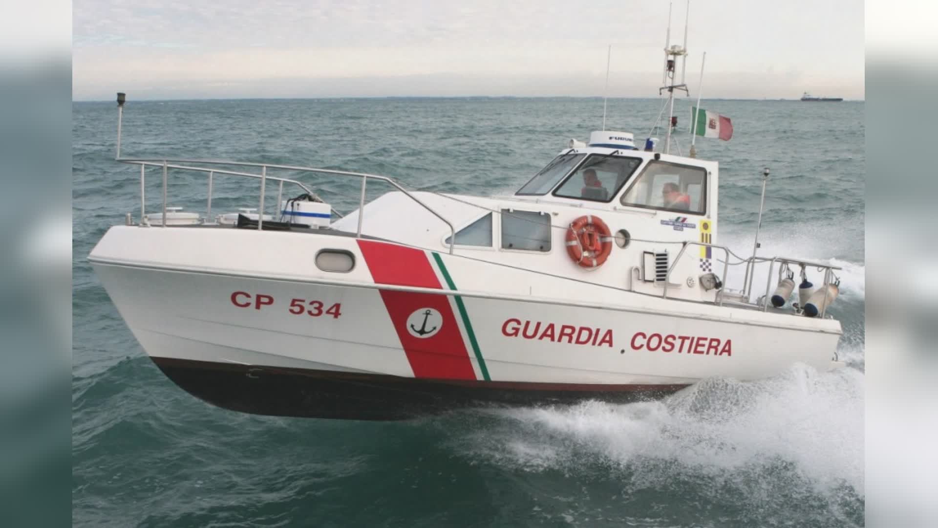 Ricerche in corso nel mare di Portofino, trovata vuota la canoa di un uomo segnalato come disperso