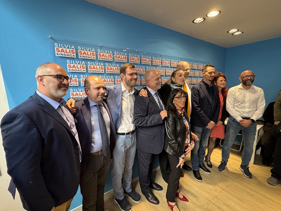Elezioni, Silvia Salis presenta la squadra dei Municipi: "La campagna sui territori inizia oggi"