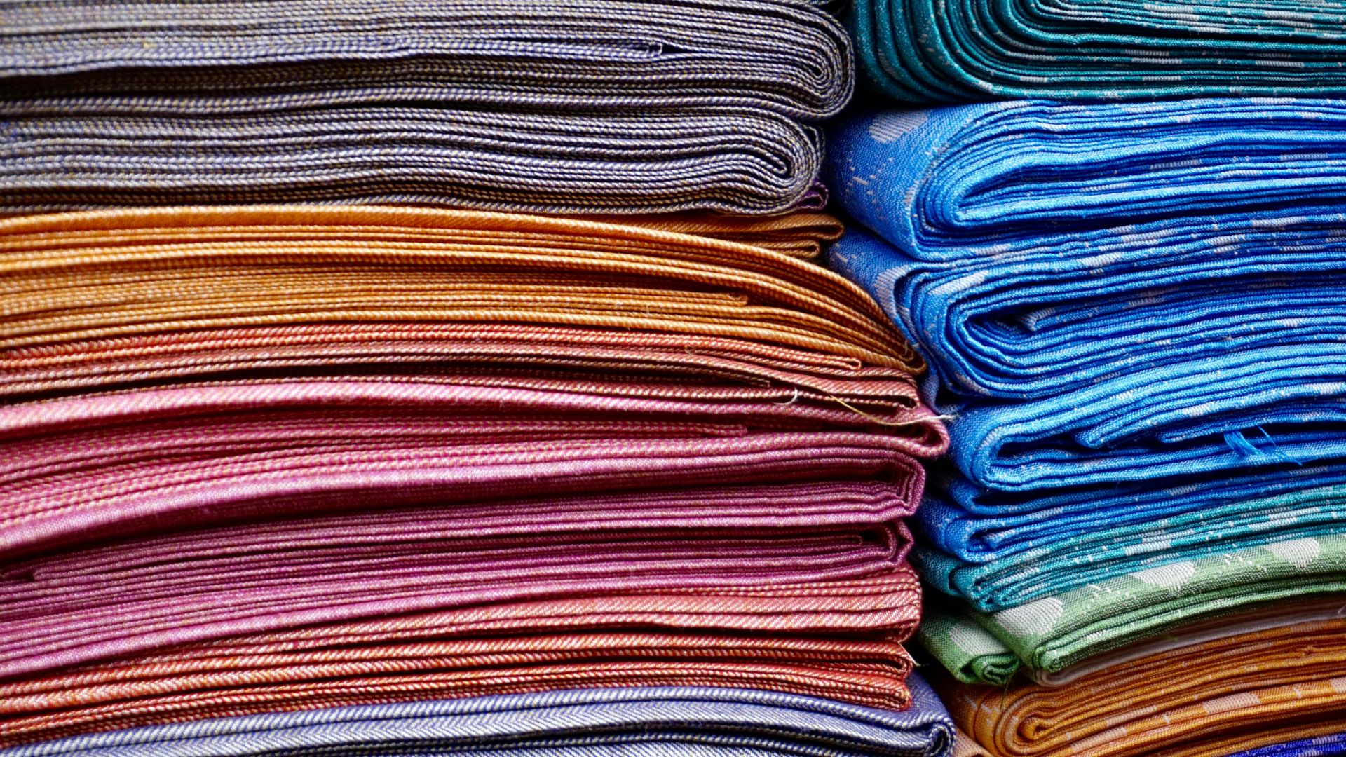 Fast fashion, cresce il consumo e aumentano i rifiuti tessili in Europa