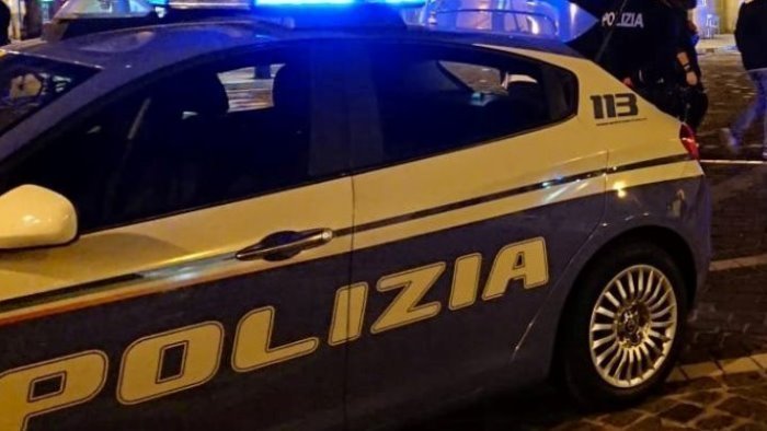 Genova, minaccia la vicina con mazza chiodata: denunciato un 66enne croato