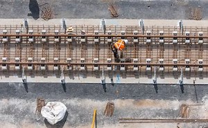 Webuild: posato il primo km di binari della metro che collegherà il futuro Aeroporto di Sydney alla città