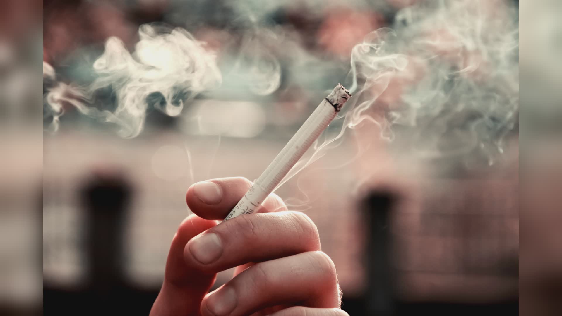 Corretti stili di vita, cala il consumo di bevande alcoliche fra gli over 14. Ma oltre il 50% ha cominciato a fumare