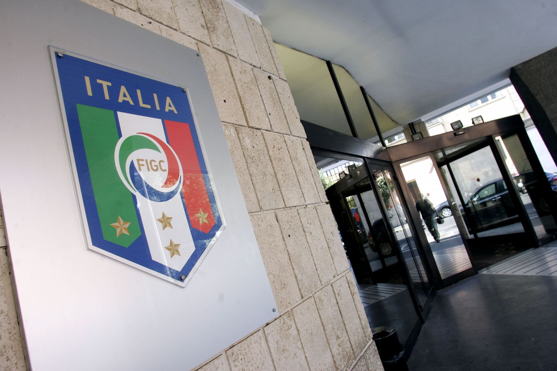 Serie B: Brescia penalizzato di 4 punti e retrocesso, Sampdoria al playout con la Salernitana