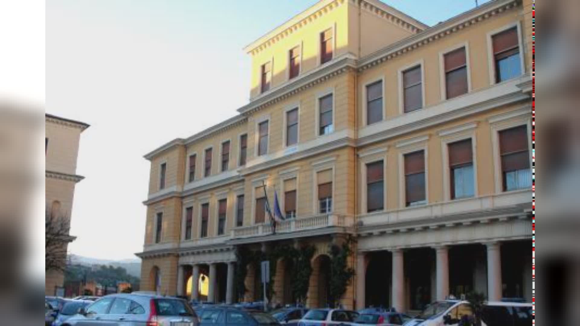 Sanremo, tangenti sui permessi di soggiorno: arrestato vicequestore