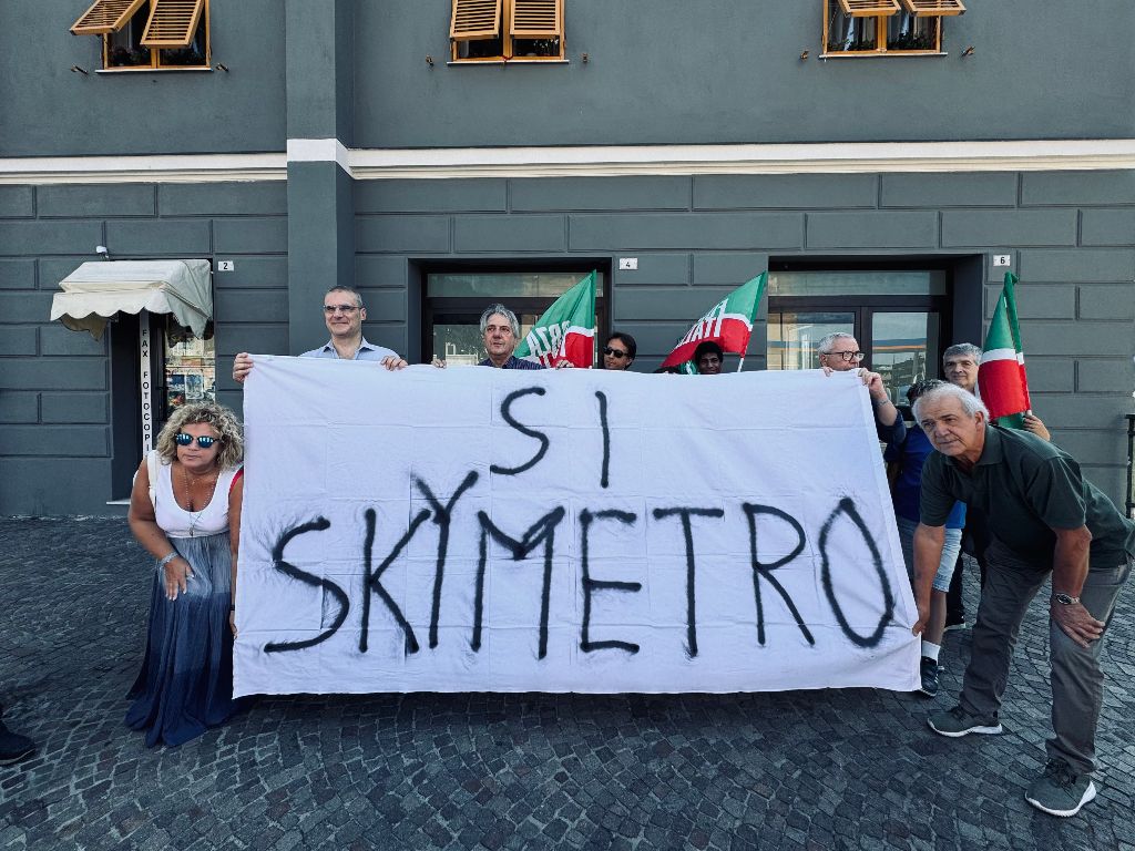 Piciocchi manifesta insieme ai cittadini pro Skymetro: "Chiederemo alla Giunta Salis di assumersi le proprie responsabilità"
