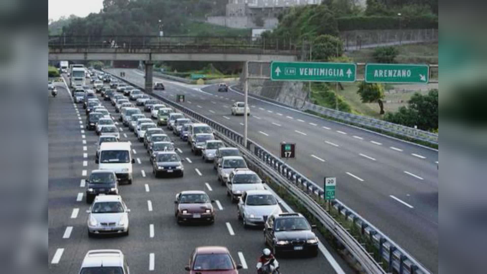Liguria, autostrade, scontro politico sui cantieri: Arboscello (Pd) chiede stop ai pedaggi, Campora (Nm) difende il modello del centrodestra