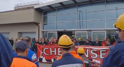 Ex Ilva, soluzione in alto mare: si va verso un altro lunedì 'caldo'. Usb: "Vertenza in balia dell'incertezza"