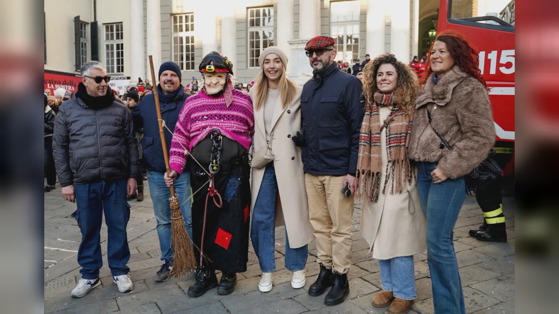 Festa a Matteotti per l'arrivo della Befana. La sindaca Salis: "Genova ha risposto con entusiasmo"