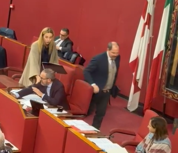 Genova, Salis abbandona consiglio comunale: "Superato il limite di conflittualità politica"