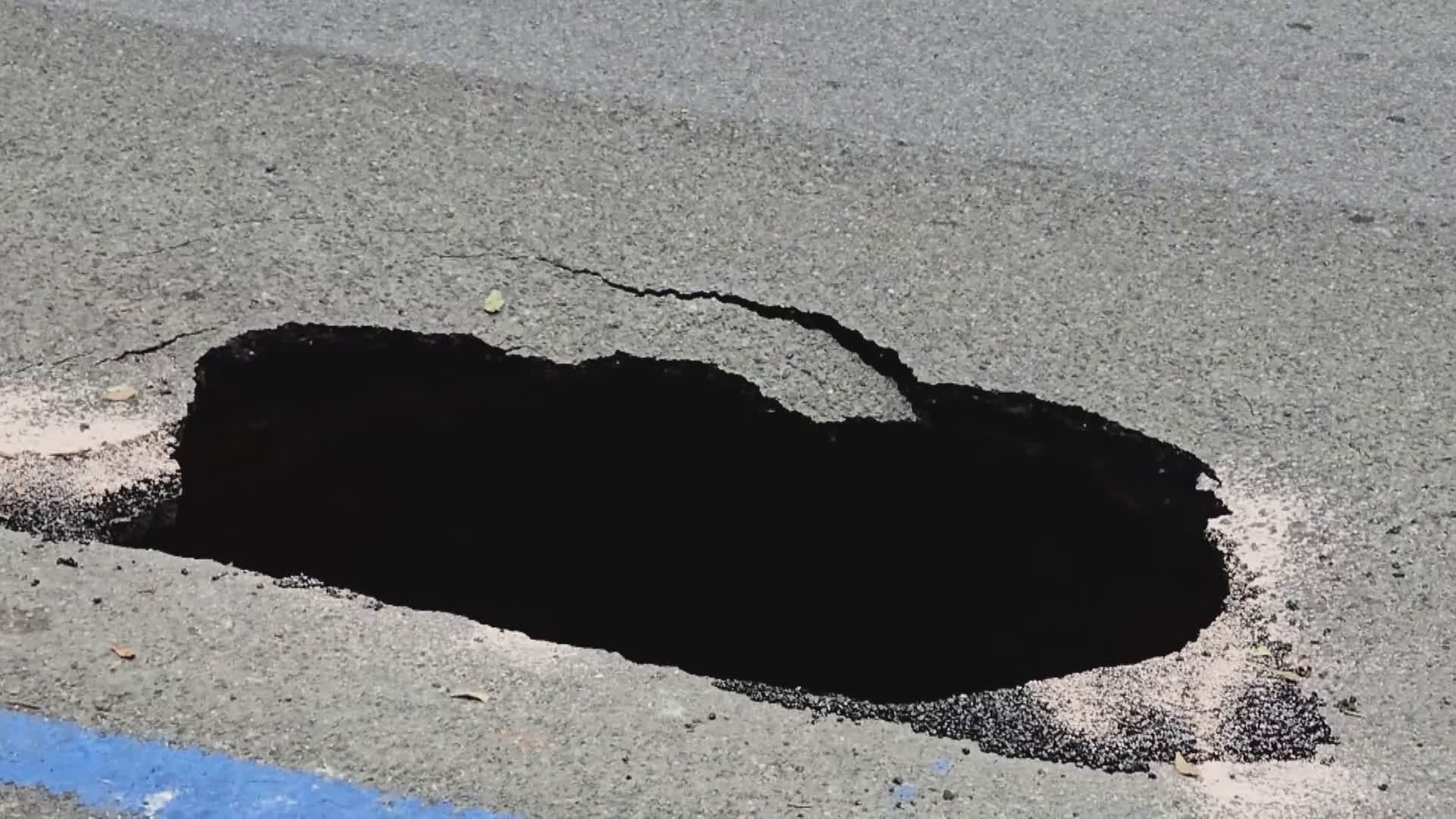 Via Corsica, tempi lunghi per la riapertura. A rischio anche il passaggio degli alpini