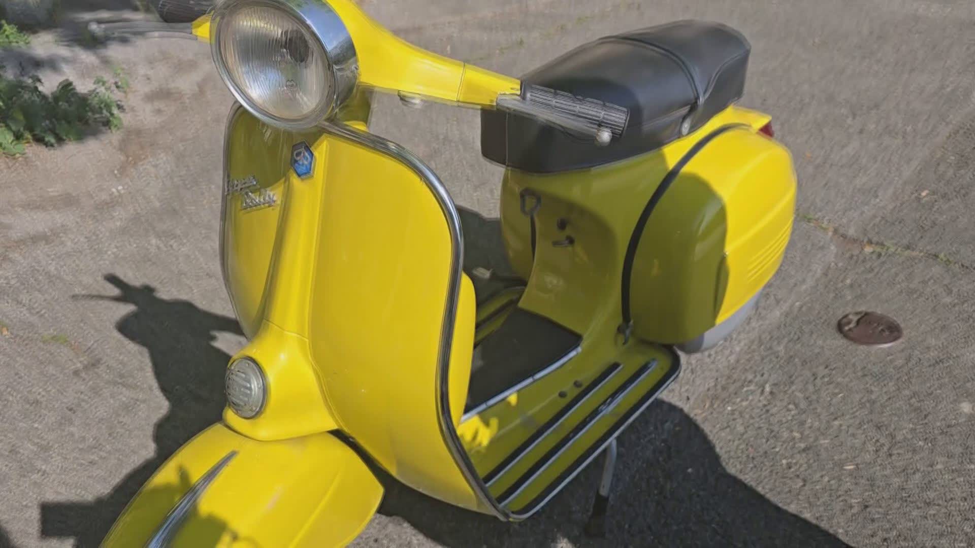 Il collezionista: "Quando con la Vespa Rally 180 papà mi portava a scuola". Un pezzo raro che oggi cambia proprietario