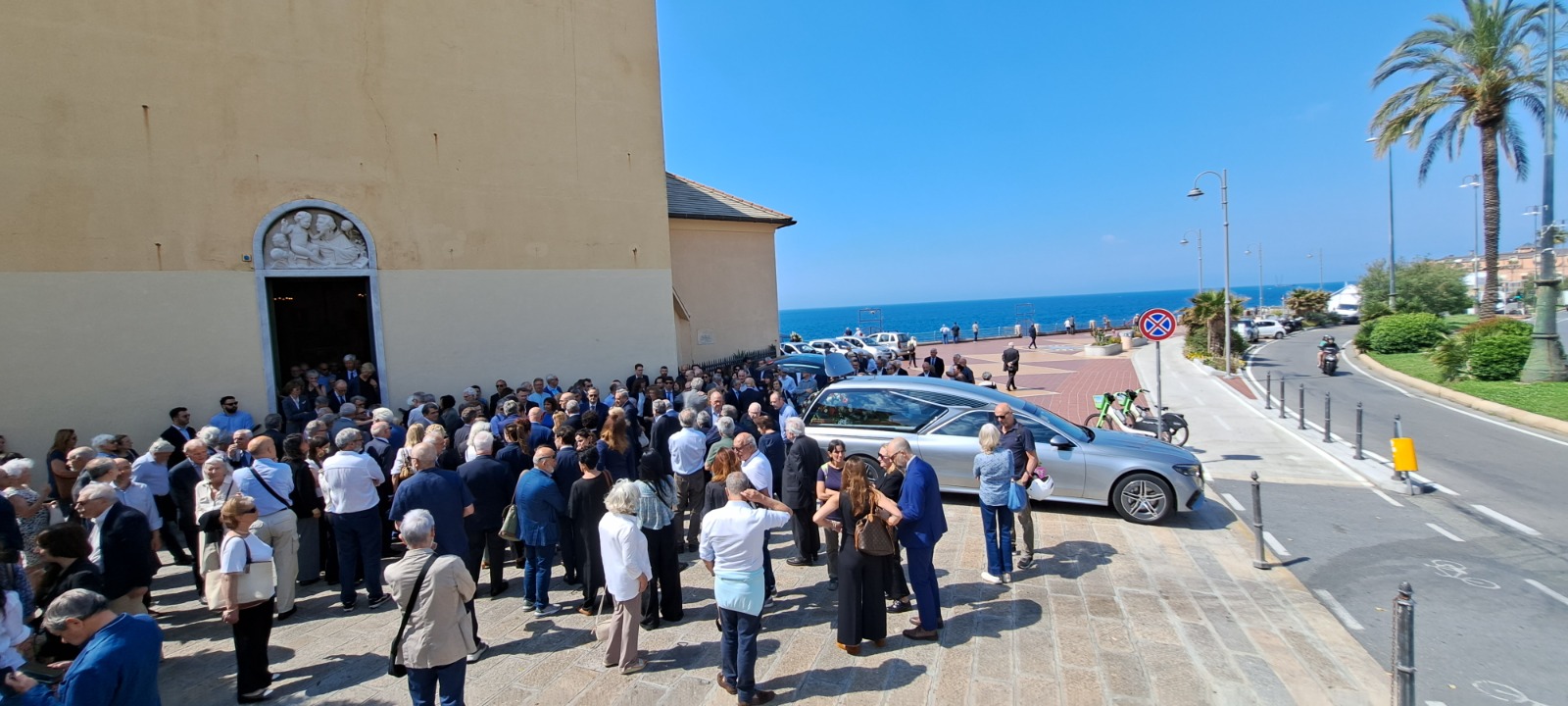 Genova abbraccia Waldemaro Flick: folla e commozione ai funerali del giurista