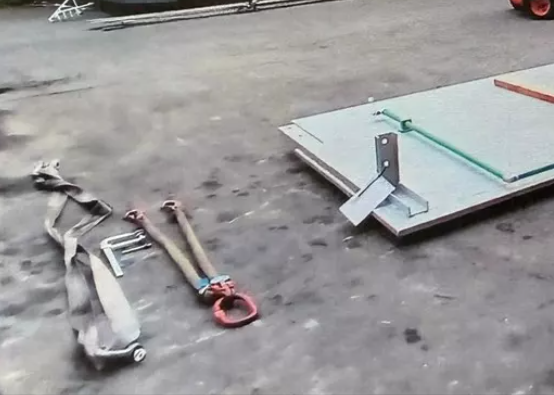 Genova, due indagati per la morte dell'operaio a Voltri. La dinamica dell'incidente ripresa da un video