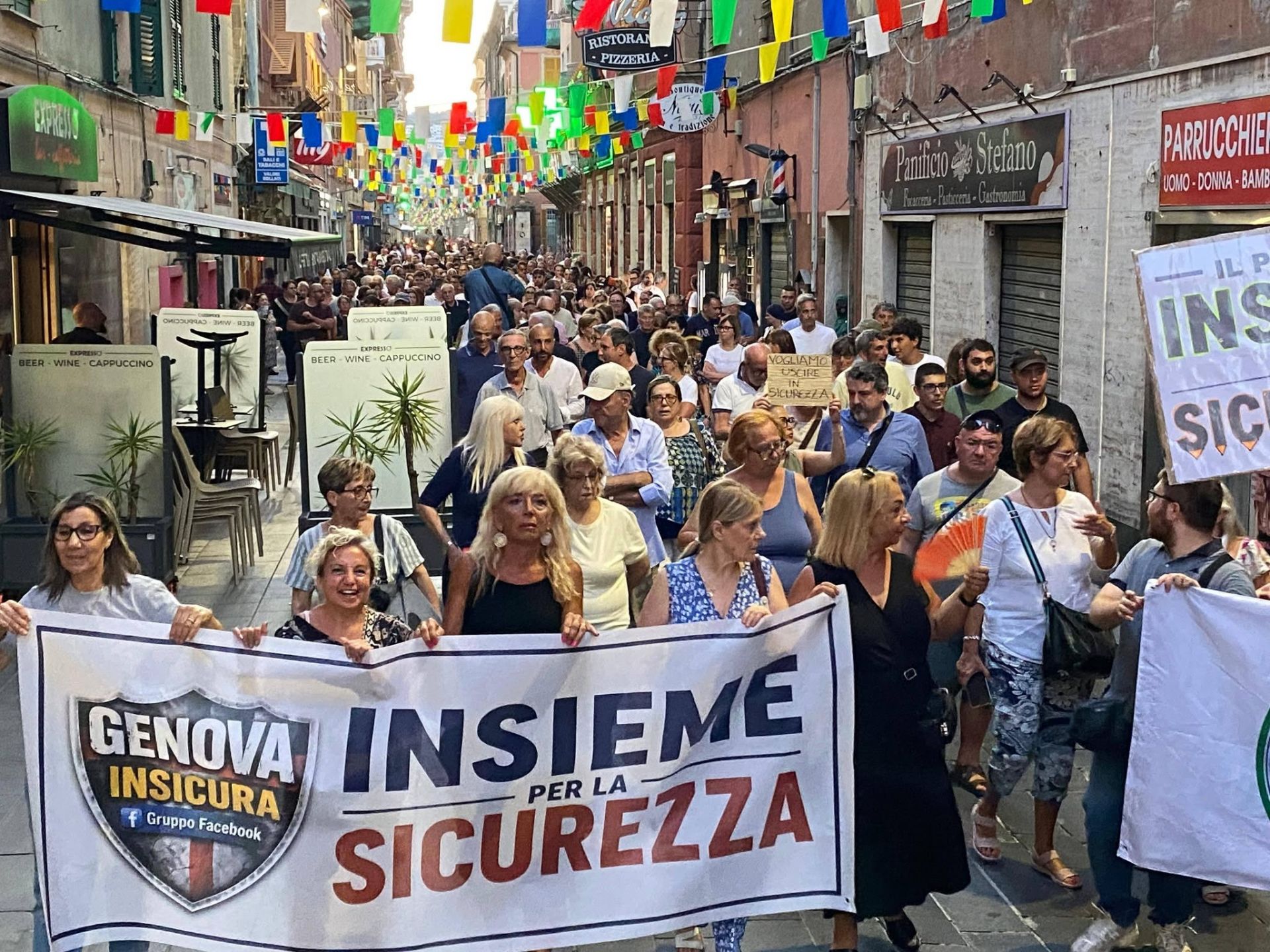 Sestri Ponente, Bucci: "La violenza va condannata sempre, senza giustificazioni". Salis: "Destra condanni intimidazioni"