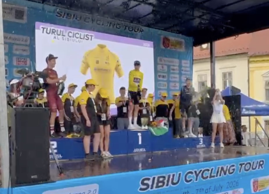 Ciclismo, primo trionfo in una corsa a tappe tra i 'pro' per  Finn: il talento di Avegno domina il Sibiu Tour