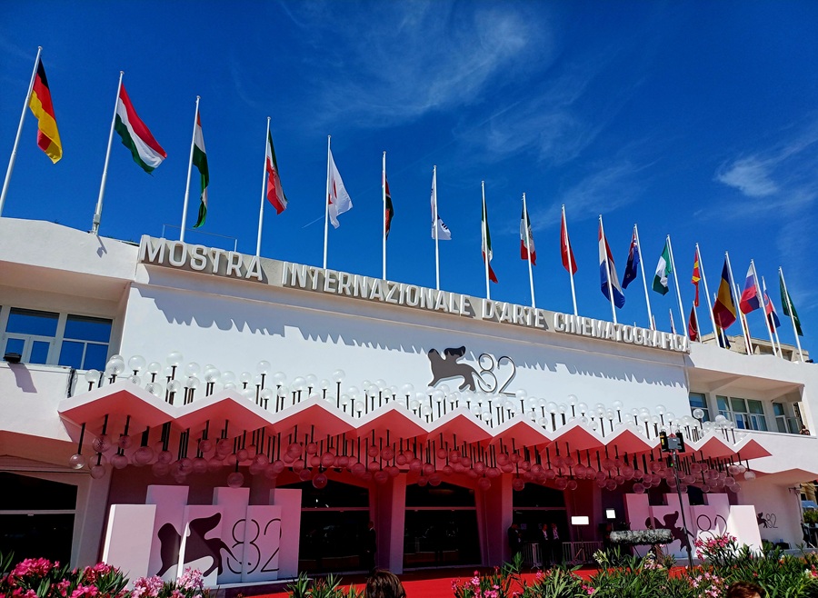 Dal Lido alla Liguria: il racconto di un'edizione da leoni alla Mostra del Cinema di Venezia 2025
